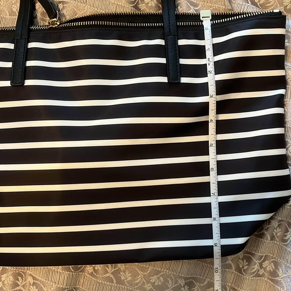 EUC Kate Spade Black and White Nylon Tote. - Picture 13 of 15